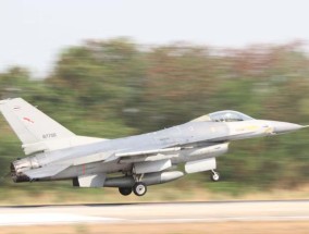 F-16越境轰炸，中国两个近邻大打出手