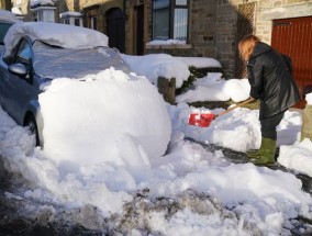 英国暴风雪天气预报，远程地图显示10厘米的北极风暴即将袭击